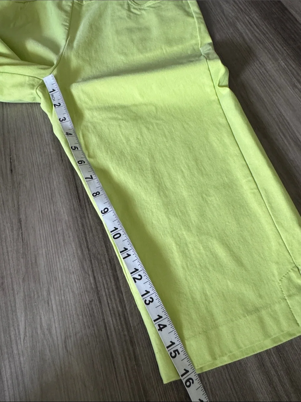 Lulu-B Bermuda shorts cropped pants neon yellow women’s resort wear 6 pull on